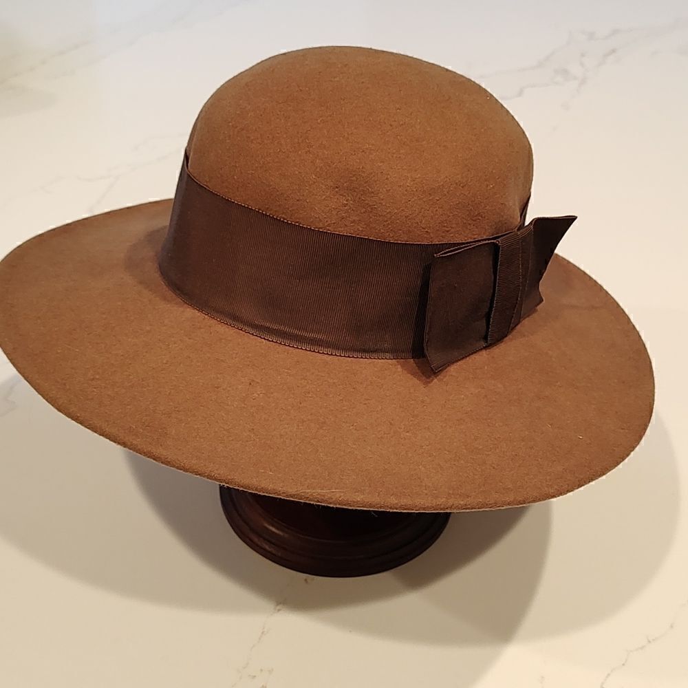 Madcaps Wide Brim Ribbon Band Wool Hat Vintage